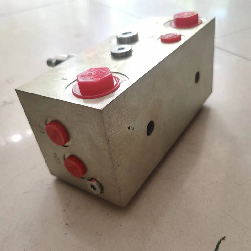 Spreader Balance Valve Block 923543.0066