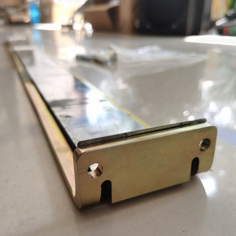 Spreader left slide plate j05746. 0100 for kalmar dcu 80-100 container reach stacker spare parts 4 Spreader Left Slide Plate J05746.0100 For Kalmar Dcu 80-100 Container Reach Stacker Spare Parts - Image 3